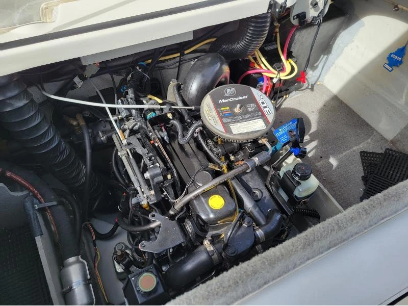 2012 Bayliner 1800 alt