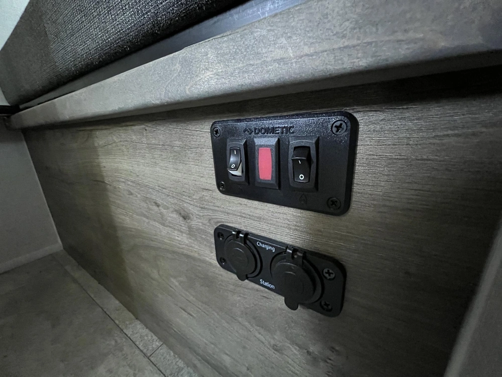 Prolite Lounge 13 Lounge 2025 alt