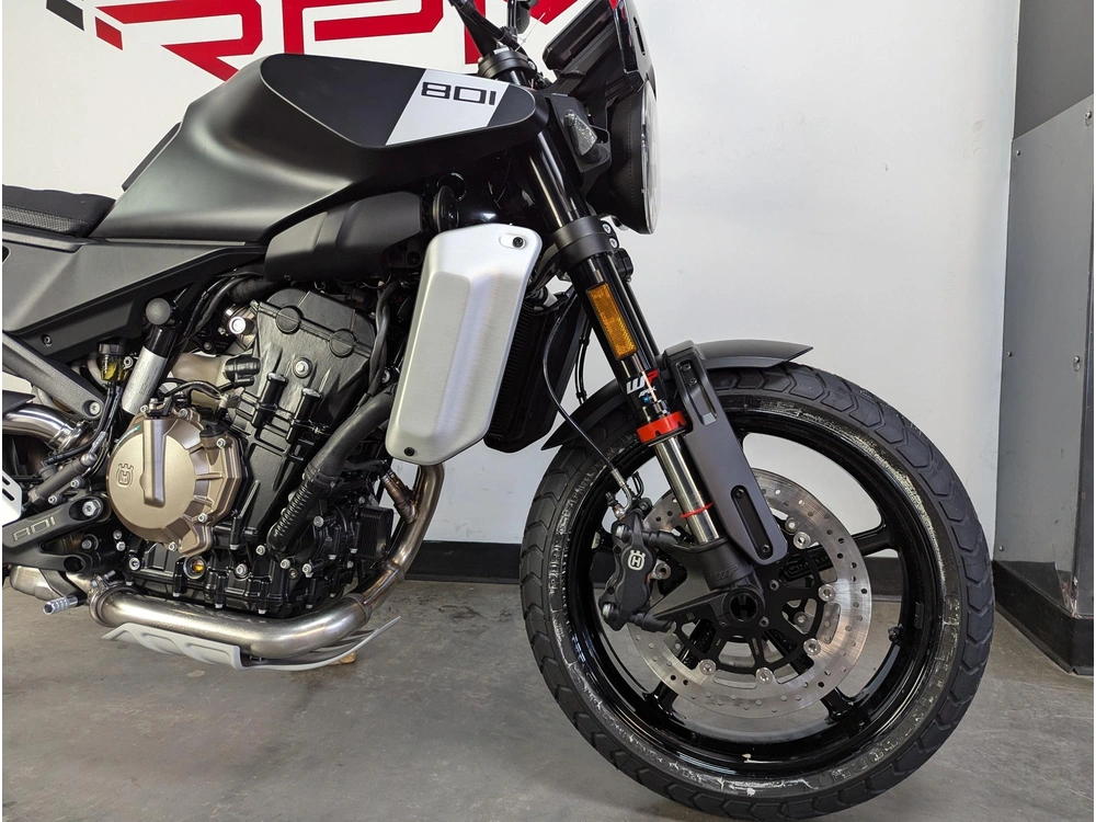 2025 Husqvarna Svartpilen 801 *2.99% Sur 60 Mois alt