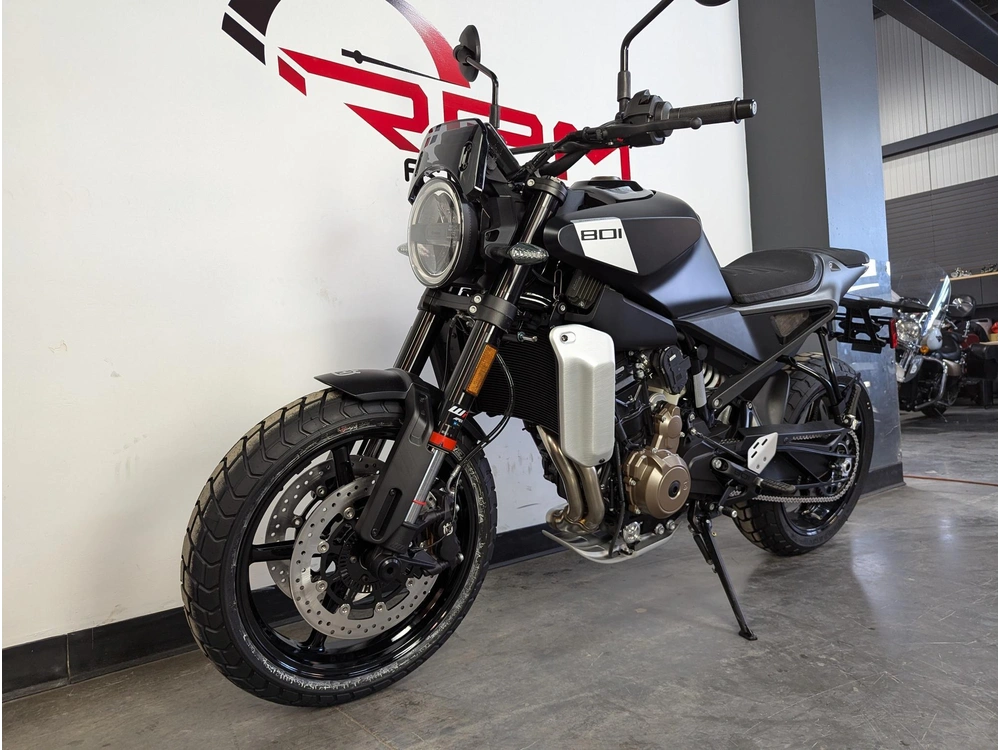 2025 Husqvarna Svartpilen 801 *2.99% Sur 60 Mois alt