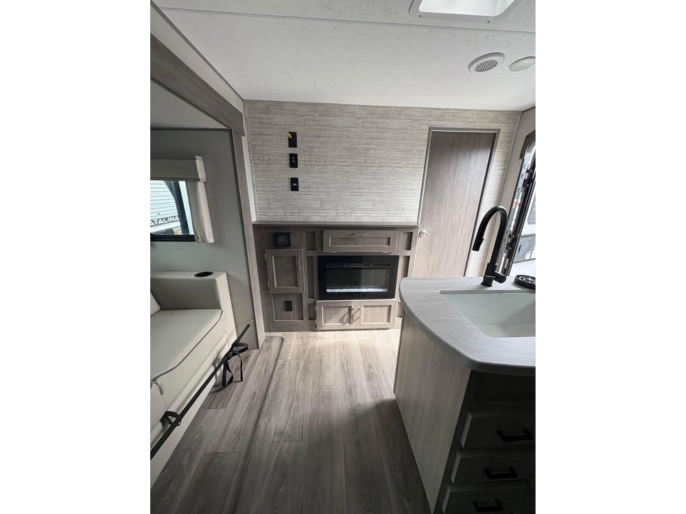2025 Coachmen Catalina 343bhtsle alt