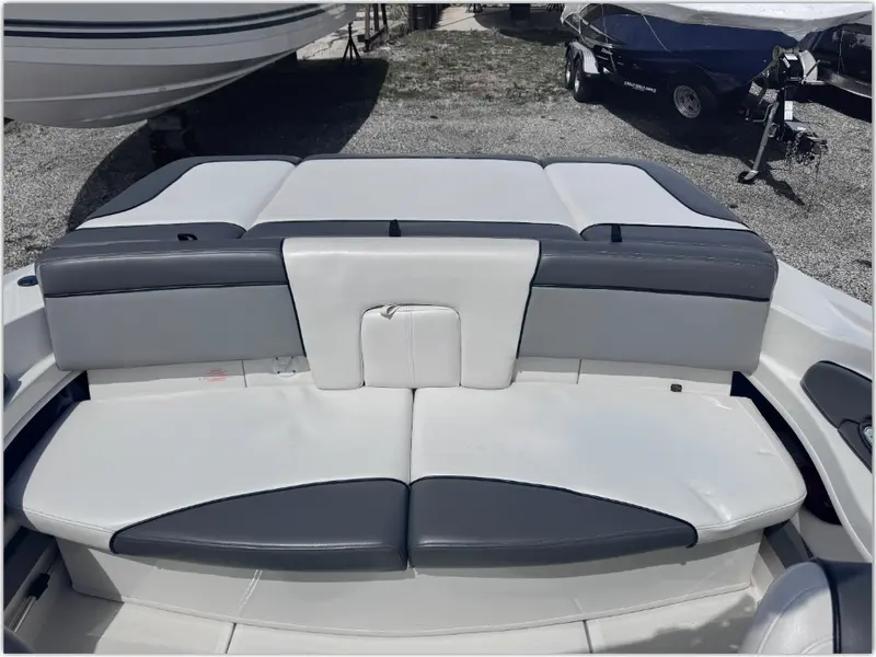 2011 Sea Ray 205 Sport