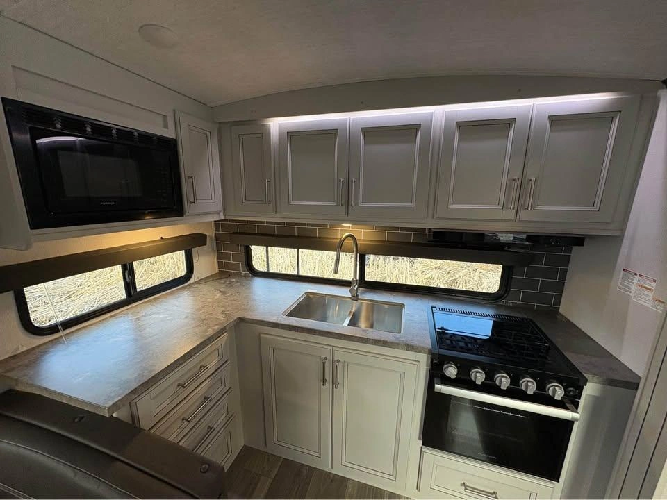 2024 Keystone Rv Cougar 25mle alt