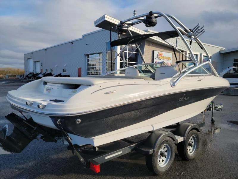 2005 Sea Ray 205br alt