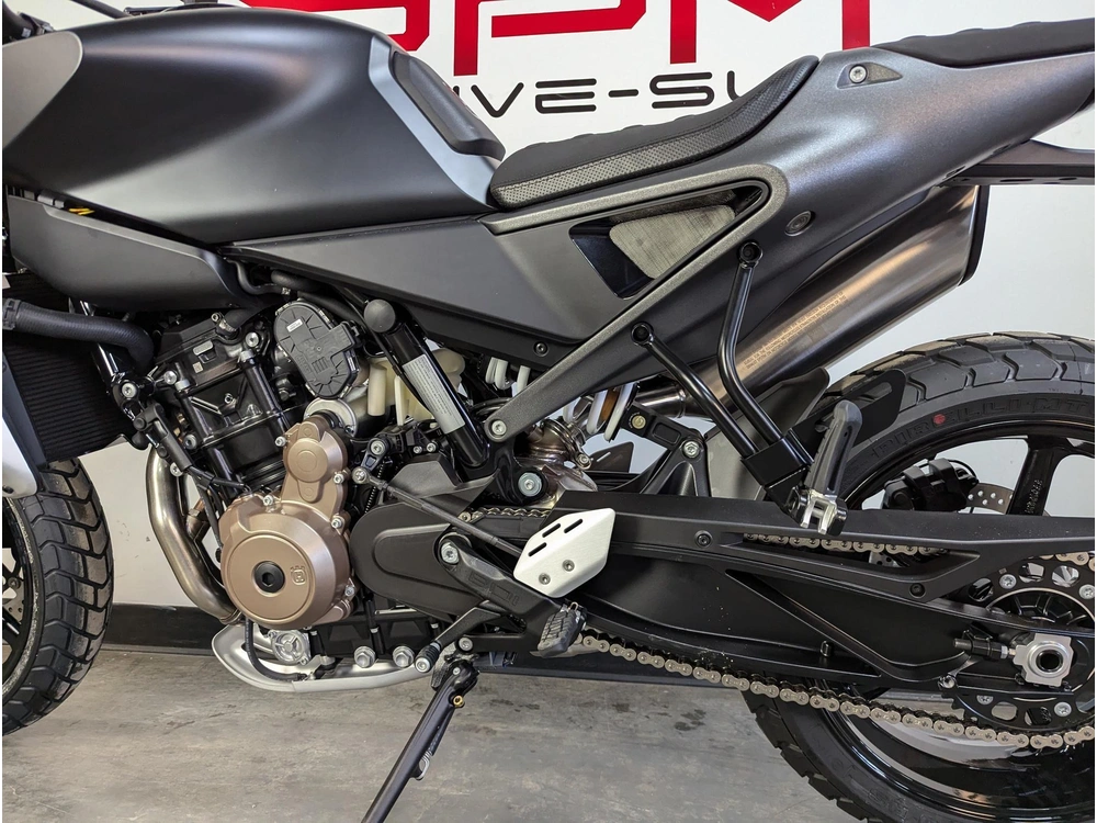 Husqvarna Svartpilen 801 *2.99% Sur 60 Mois 2025 alt