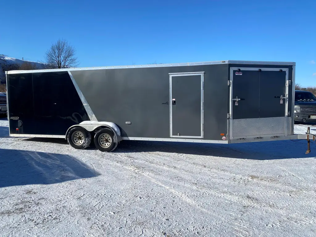 2018 Bravo Bravo 27′ Enclosed trailer