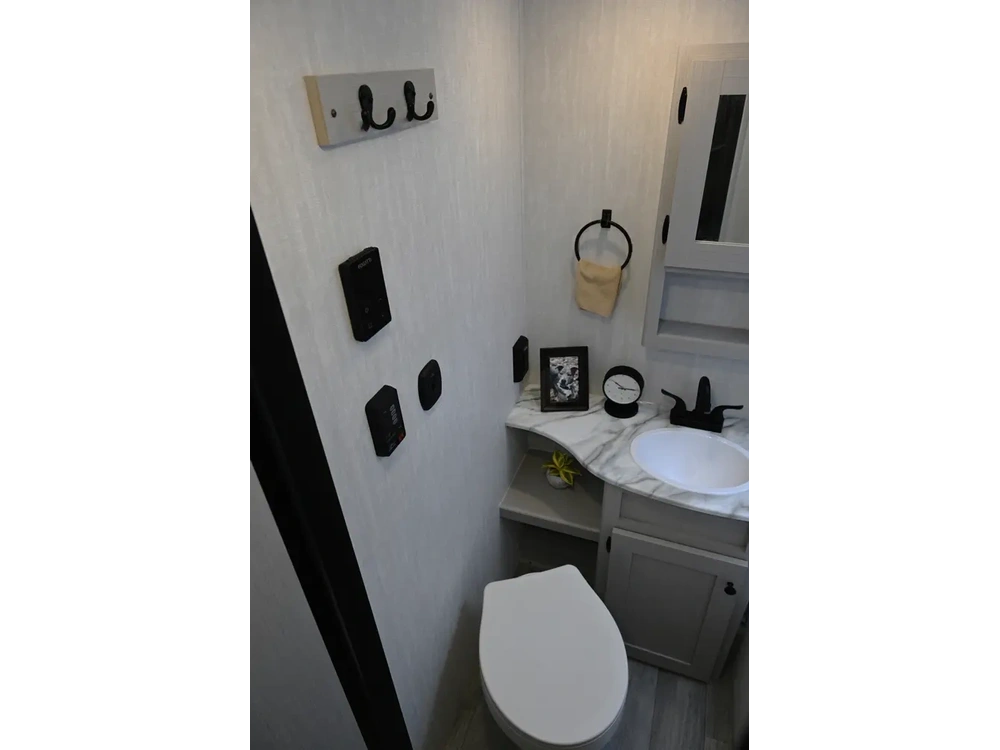 Apex 194bhs Nano 2025 alt