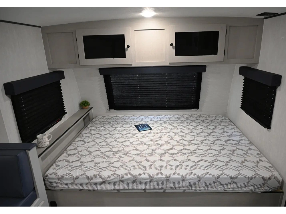 Apex 194bhs Nano 2025 alt