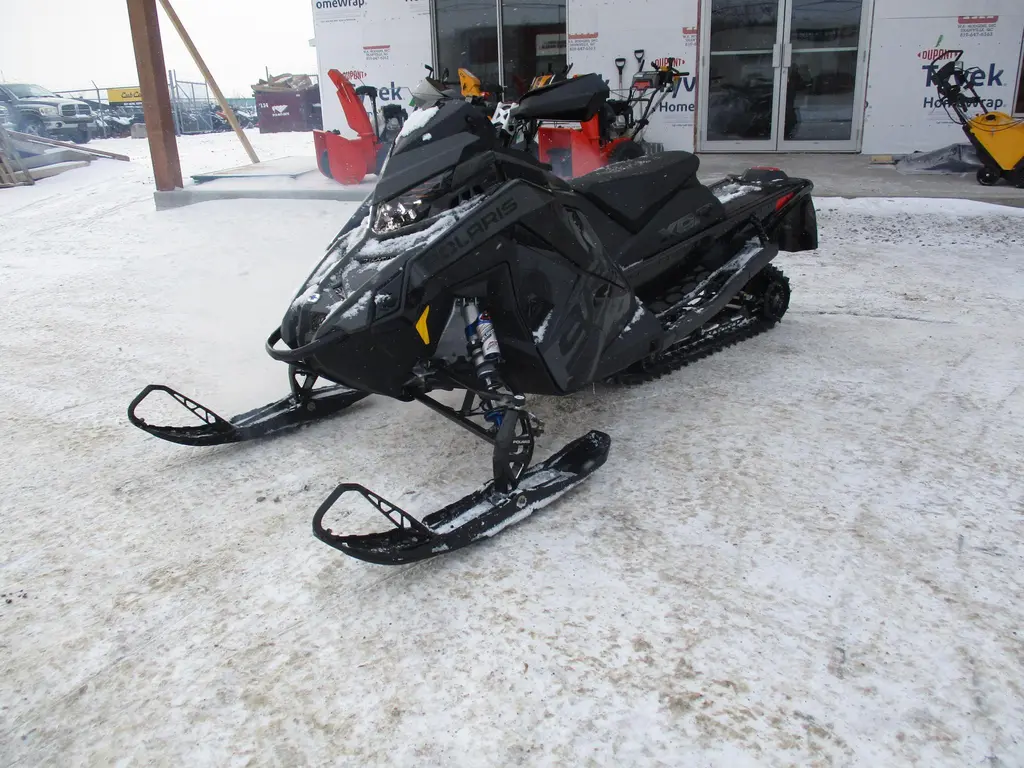 Polaris matryx XCR 9R 2025