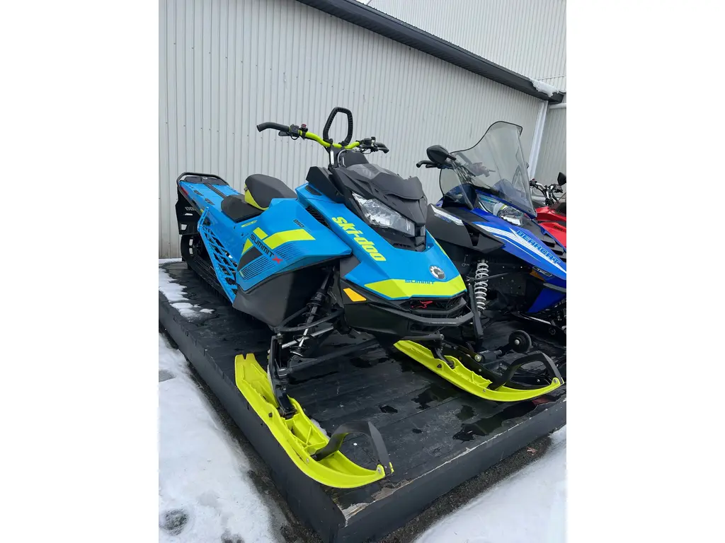 2018 Ski-Doo Summit X 165 850 E-TEC