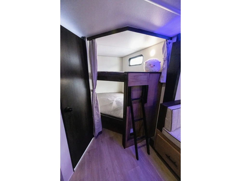 Cherokee 26dbh Grey Wolf 2025 alt