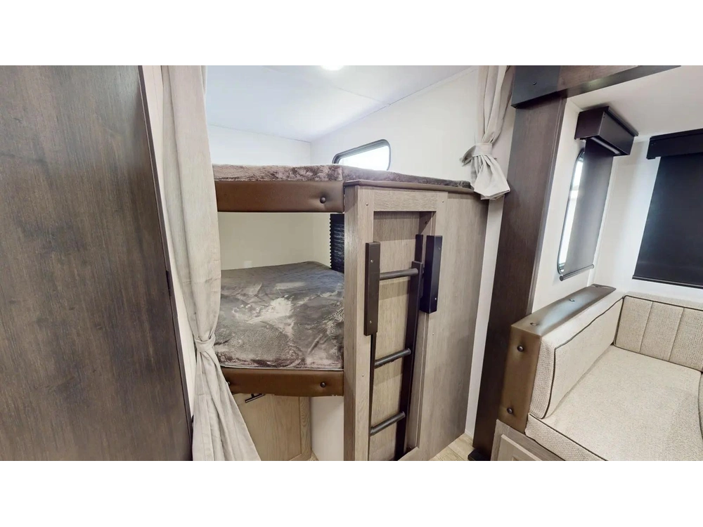 2025 Alpha Wolf 26dbh alt