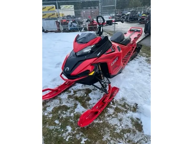 2022 Ski-Doo Lynx Boondocker