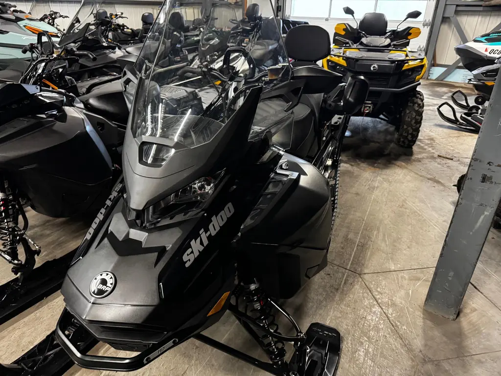 2024 Ski-Doo EXPEDITION LE 20" 900 ACE Silent Cobra 1.5" E.S.