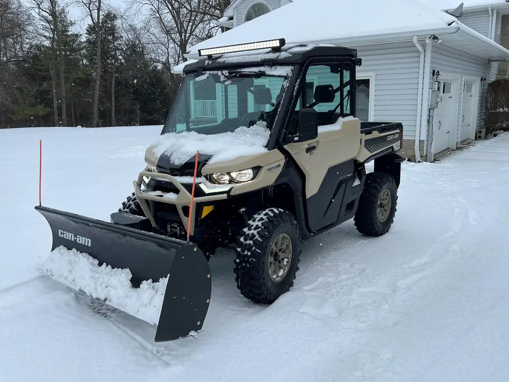 2024 Can-Am Defender Limited HD10