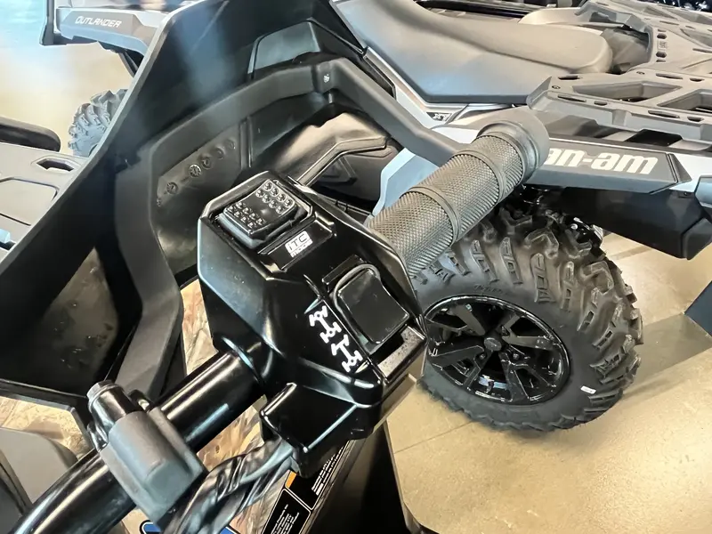 2025 Can-Am OUTLANDER 850 XT