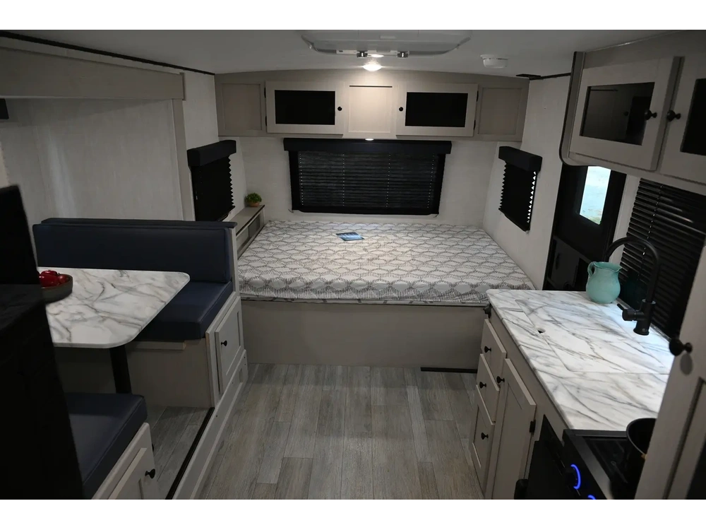 Apex 194bhs Nano 2025 alt