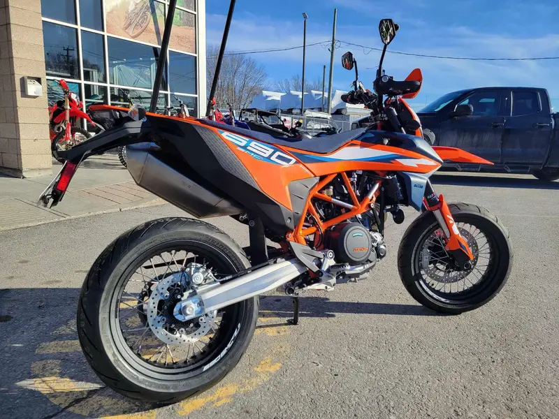 2024 KTM 690 SMC R En inventaire