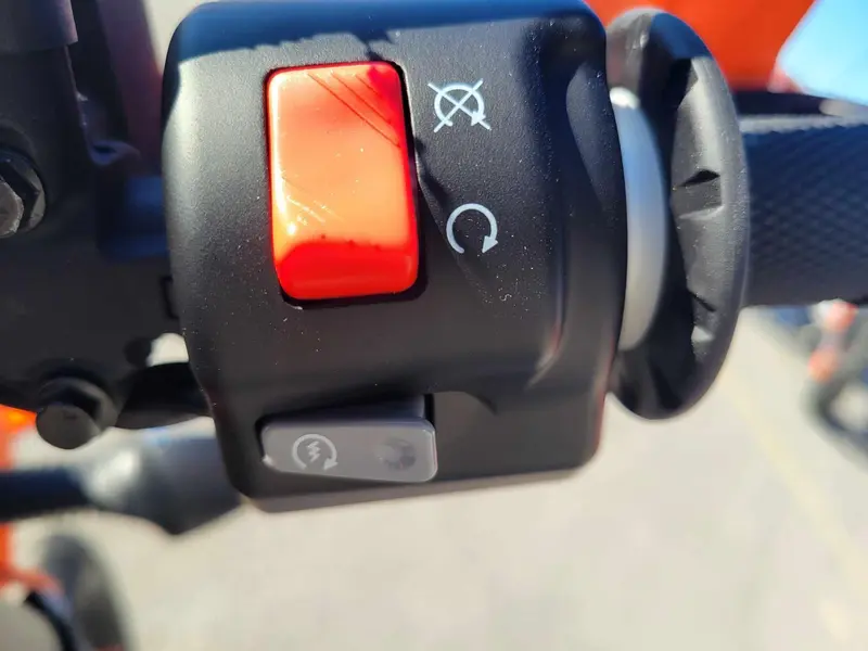 2024 KTM 690 SMC R En inventaire
