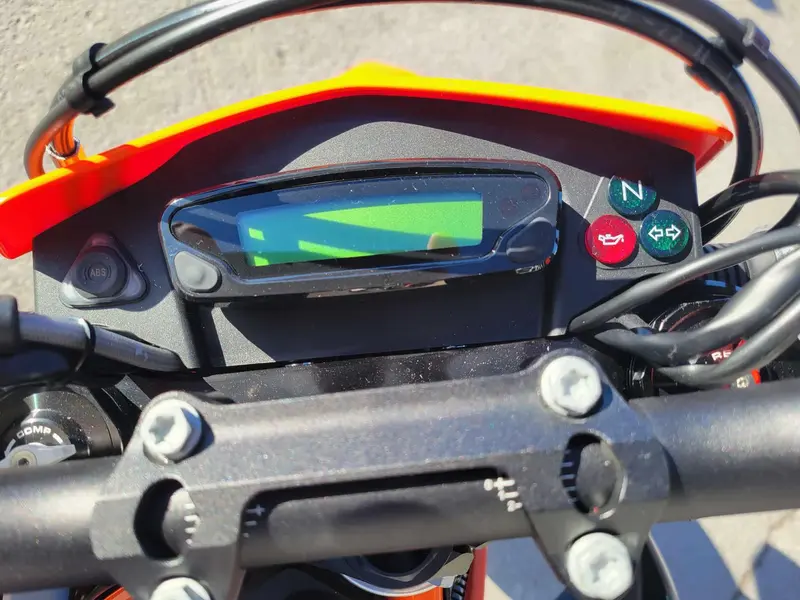 2024 KTM 690 SMC R En inventaire