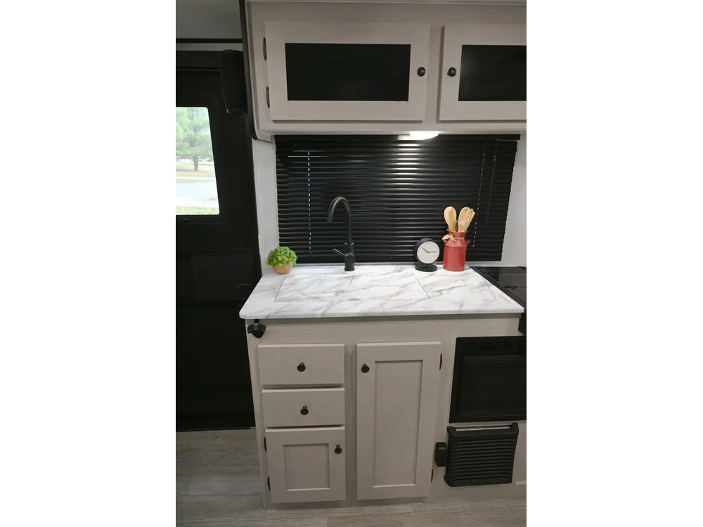 Apex 208bhs Nano 2025 alt