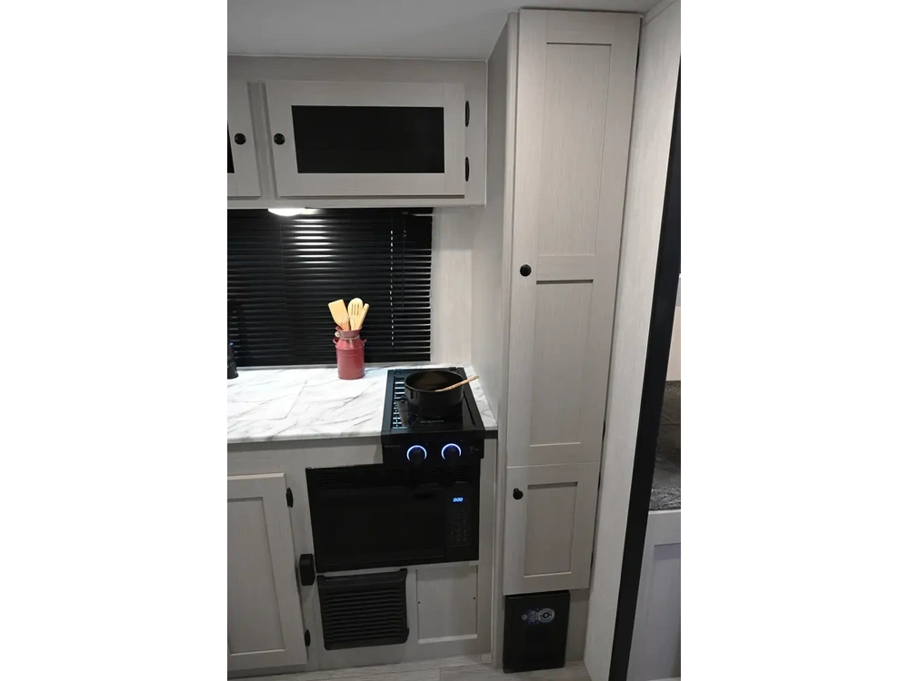 Apex 194bhs Nano 2025 alt