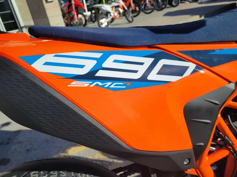 2024 KTM 690 SMC R En inventaire