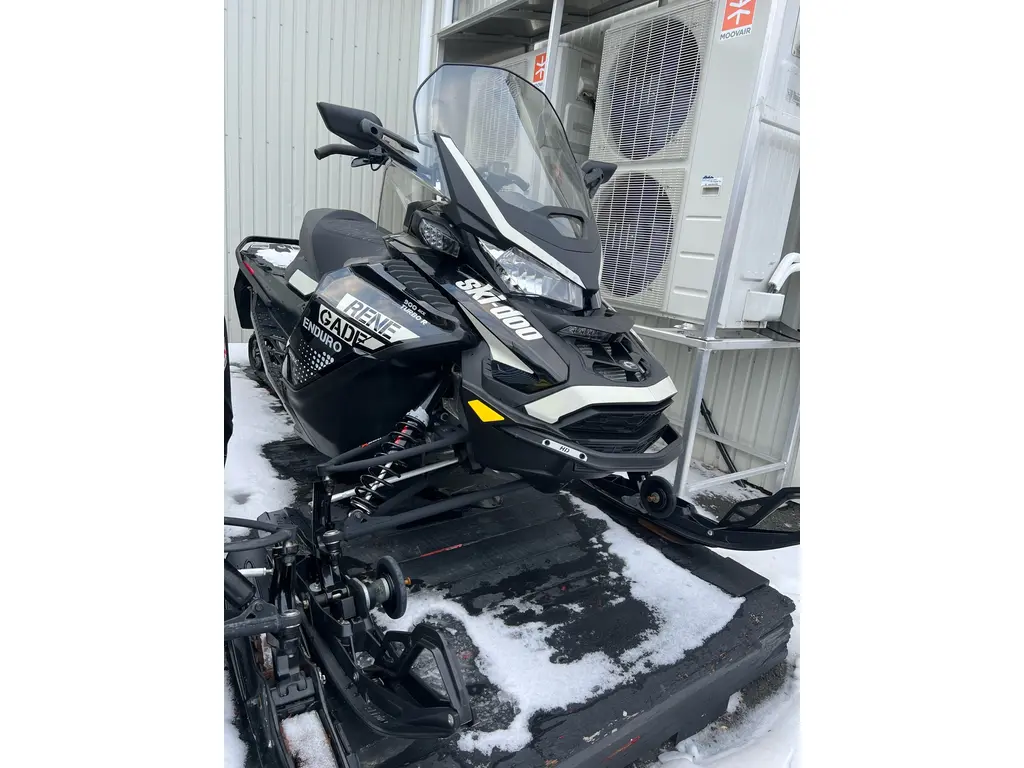 Ski-Doo Renegade Enduro 900 Ace Turbo R 2022