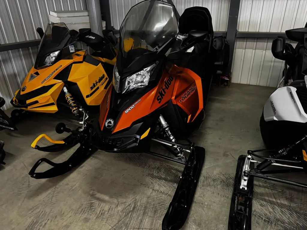 2016 Ski-Doo GRAND TOURING SE 1200