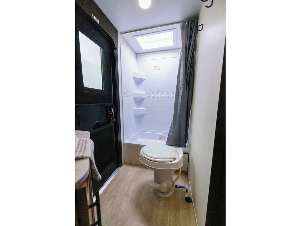 Cherokee 26dbh Grey Wolf 2025 alt