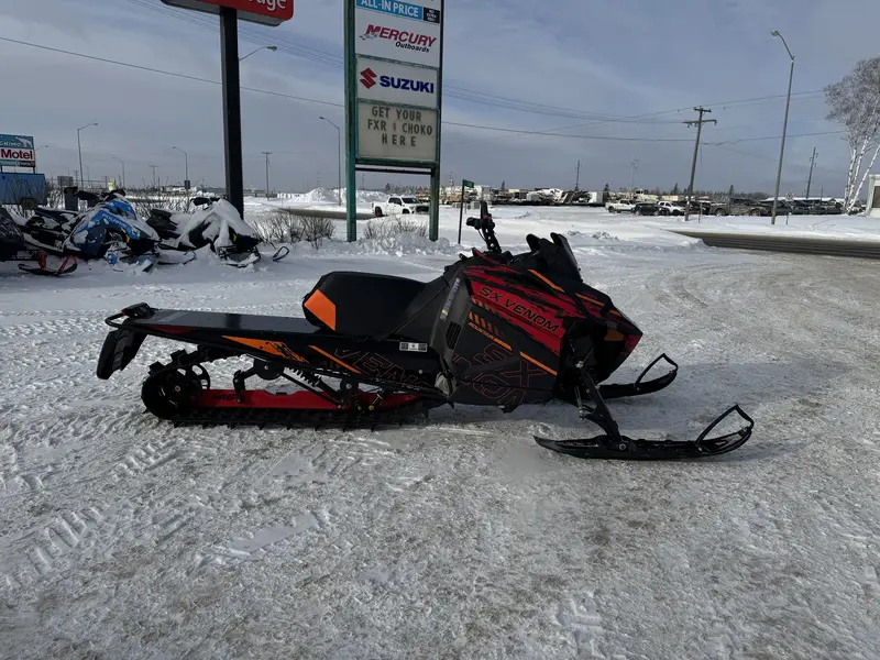 2025 Yamaha SX VENOM MOUNTAIN,146X2",BLK&RED