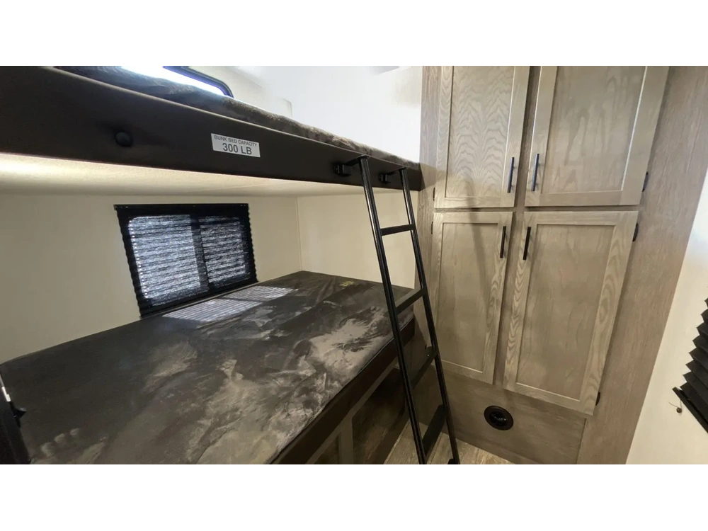 Arctic Wolf 287bh 2025 alt