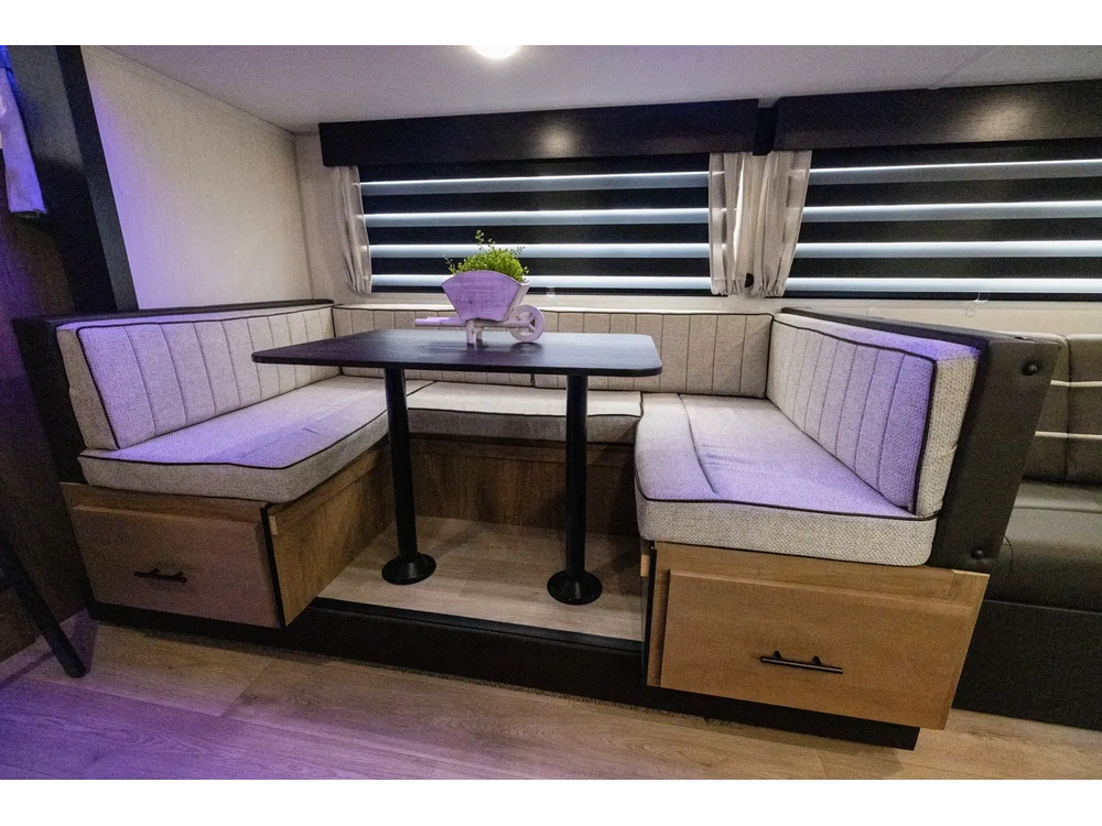 Cherokee 26dbh Grey Wolf 2025 alt