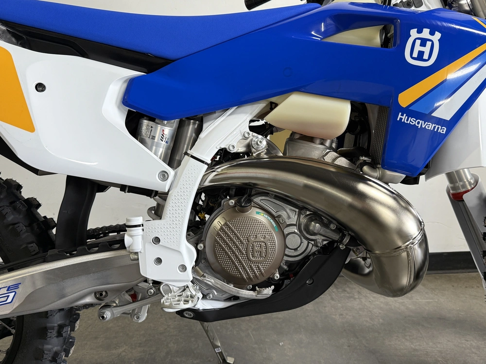 2025 Husqvarna Te 300 Heritage *2.99% Sur 60 Mois alt