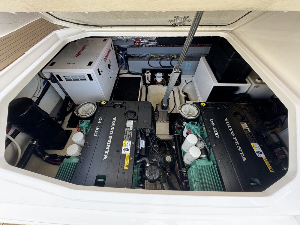 2020 Regal 38 Grande Coupe (diesel) alt