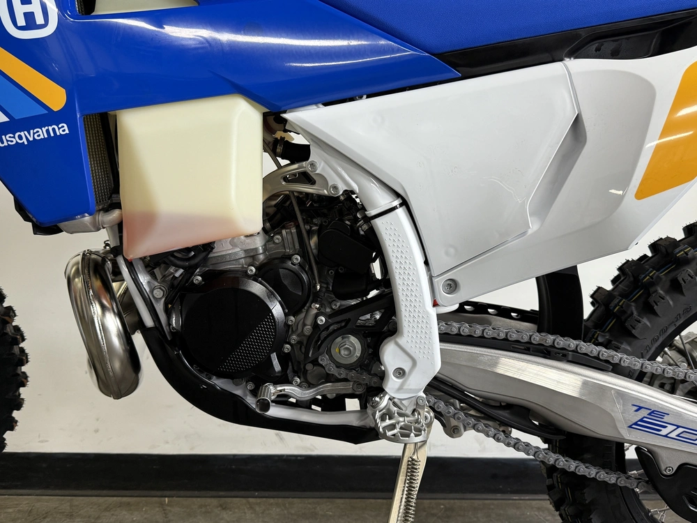 2025 Husqvarna Te 300 Heritage *2.99% Sur 60 Mois alt
