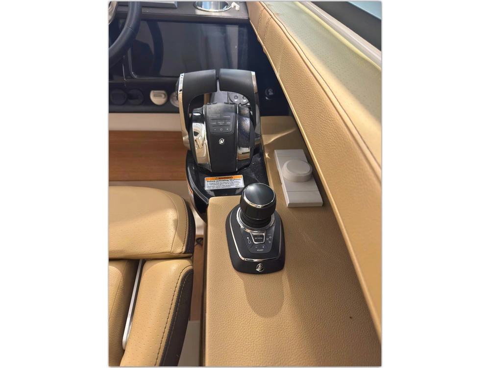 2021 Sea Ray Slx400 $519,000 Usd alt