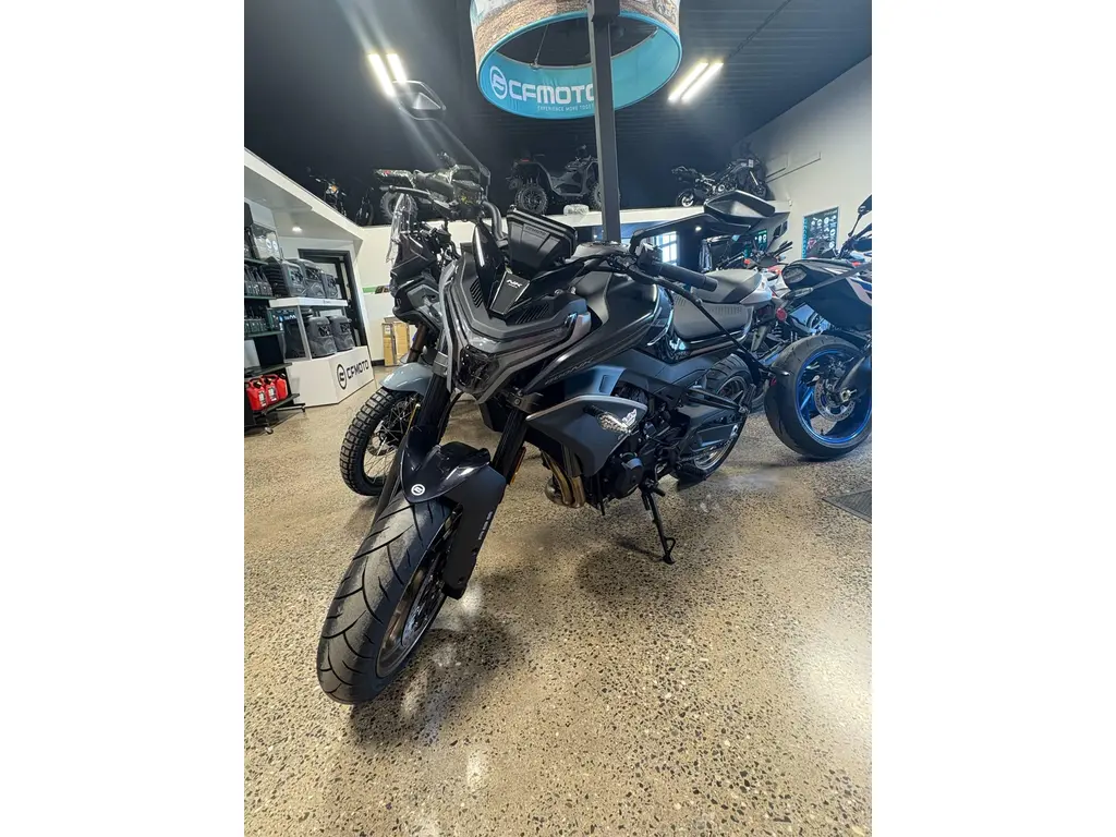 CFMOTO 800NK 2025