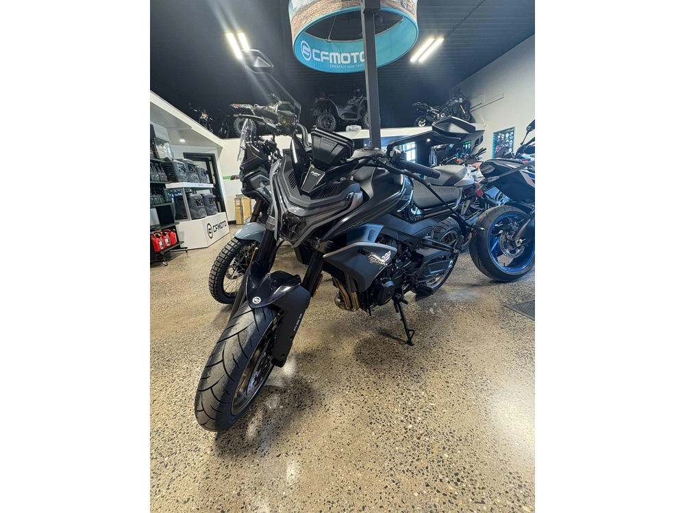 Cfmoto 800nk 2025 alt
