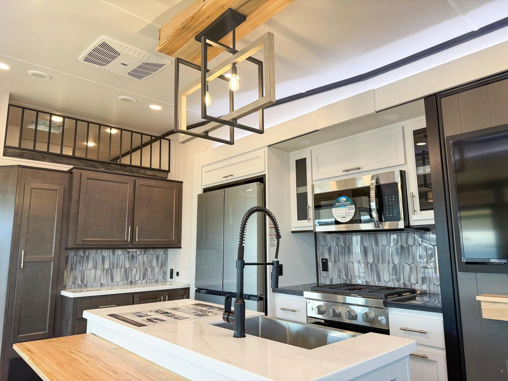 2024 Cedar Creek By Forest River 2024 Cedar Creek Cottage 40cdl alt