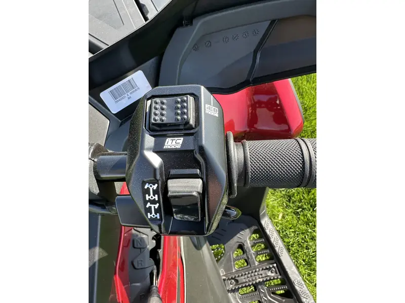 2025 Can-Am Outlander MAX XT 850