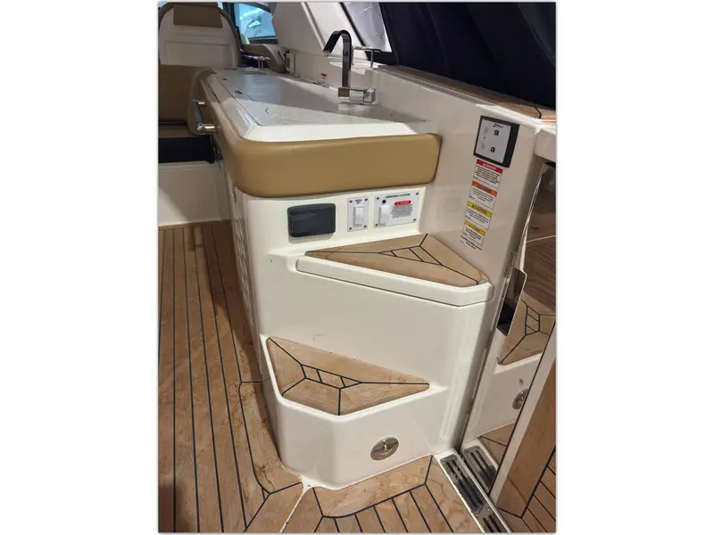 Sea Ray SLX 400 2021