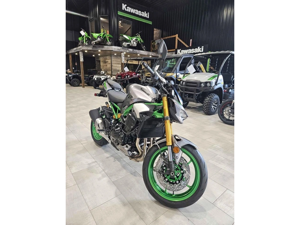 Kawasaki Z900 Se 2025 alt