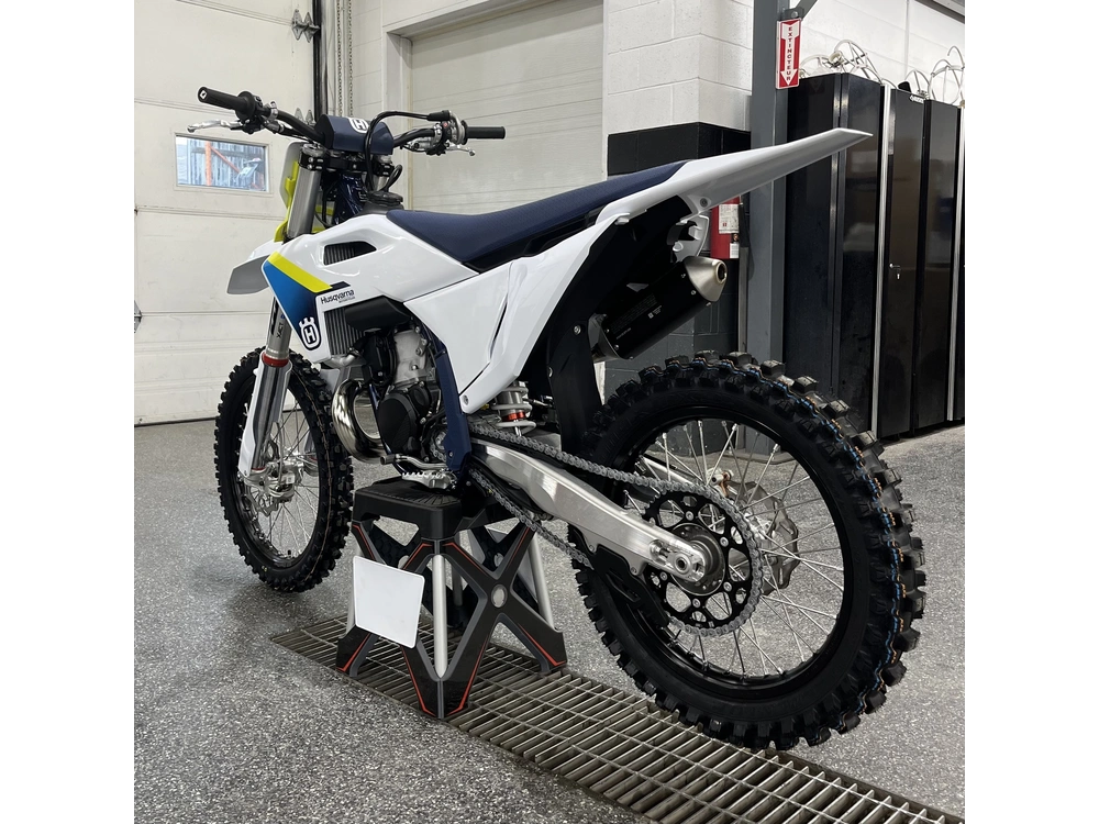 2025 Husqvarna Tc 250 alt