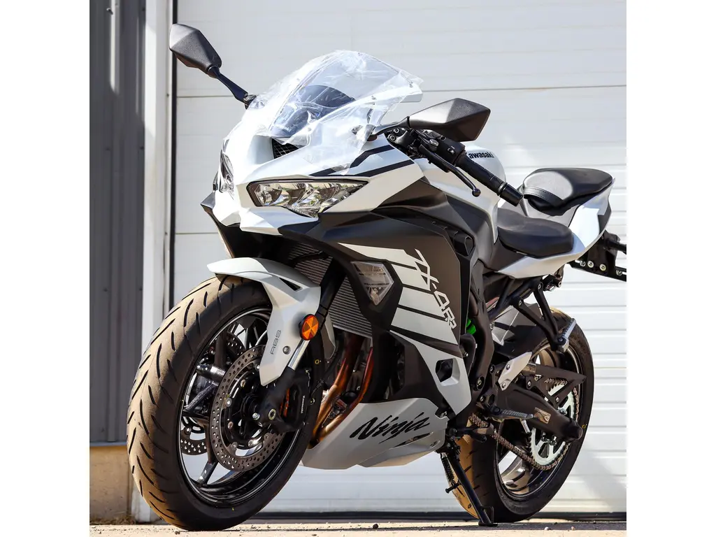 year note 内科・外科 2025 2025 Kawasaki Ninja® ZX™-6R ABS | East Bay Motorsports
