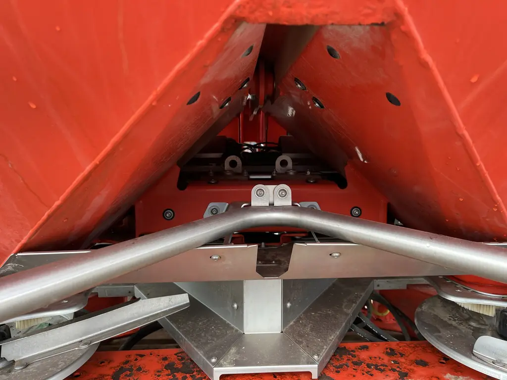 2016 Kuhn AXIS 40.2 H-EMC-W