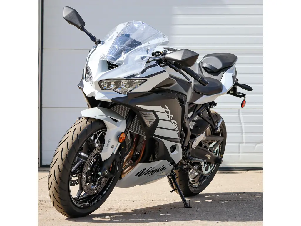 New 2025 Kawasaki Ninja ZX-4RR in Dorchester - Fast Track