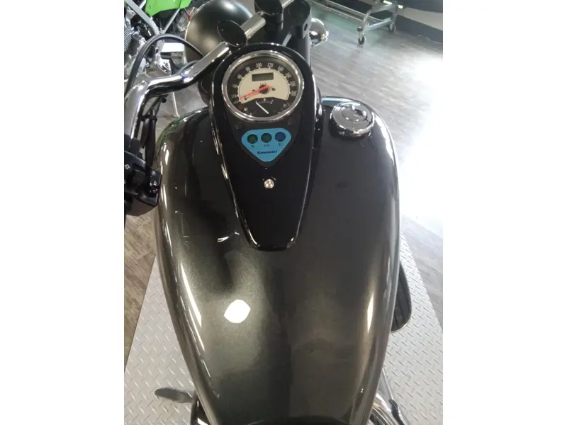 2025 Kawasaki VULCAN 900 CLASSIC