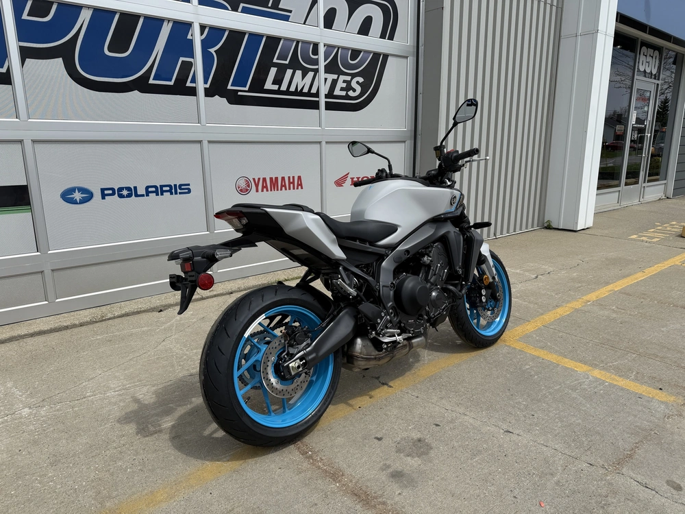 2025 Yamaha Mt-09 alt