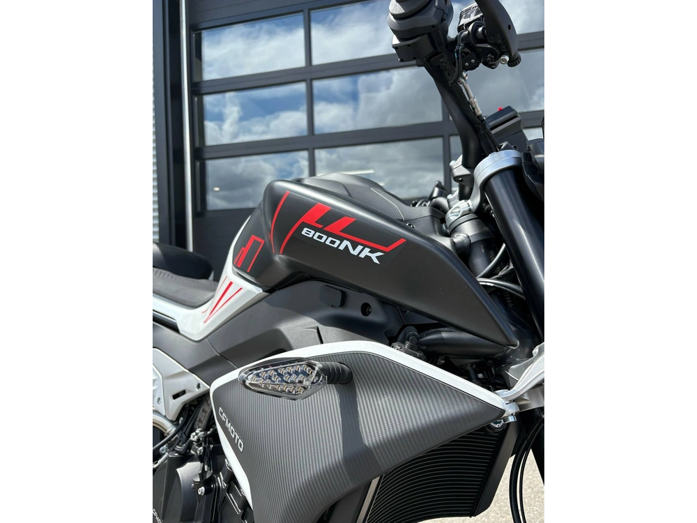 Cfmoto 800nk 2025 alt